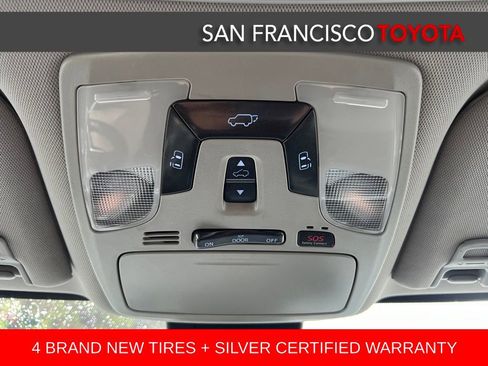 Certified 2019 Toyota Sienna SE w/ SE Preferred Package image 32
