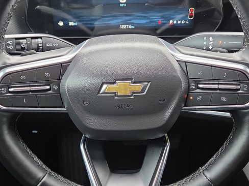 Used 2025 Chevrolet Equinox LT w/ Convenience Package II image 16