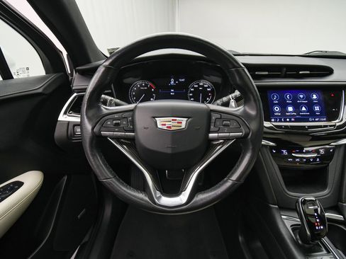 Used 2021 Cadillac XT6 Sport image 16