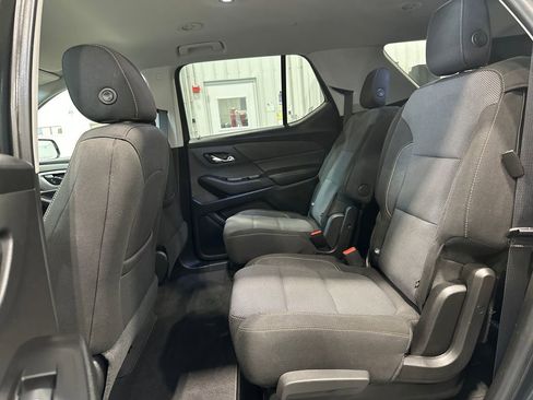 Used 2018 Chevrolet Traverse LT w/ LPO, Floor Liner Package AWD/4WD image 27