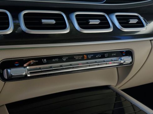 Used 2022 Mercedes-Benz GLE 350 GLE 350 w/ 3rd Row Seat Package image 26