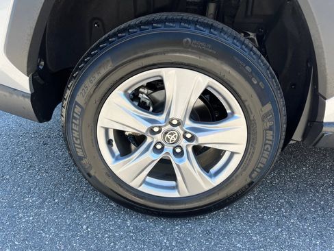 Certified 2025 Toyota RAV4 XLE FWD image 22