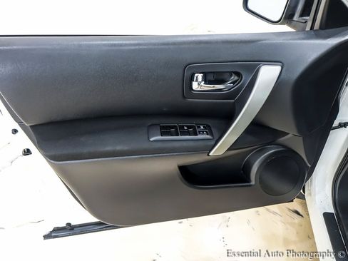 Used 2013 Nissan Rogue SV AWD/4WD image 23