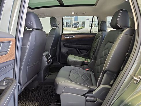 New 2026 Volkswagen Atlas SE FWD image 14