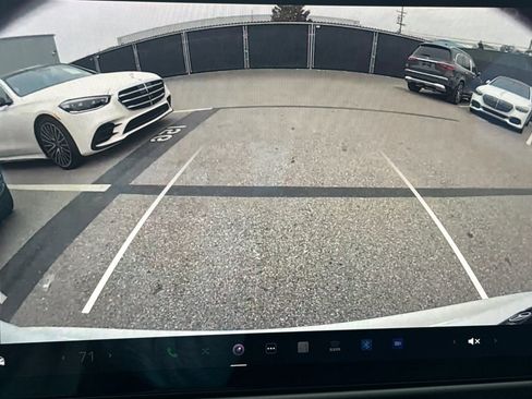 Used 2022 Tesla Model S AWD image 24