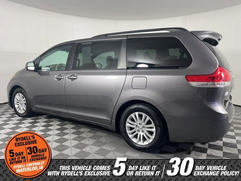 Used 2014 Toyota Sienna XLE image 7