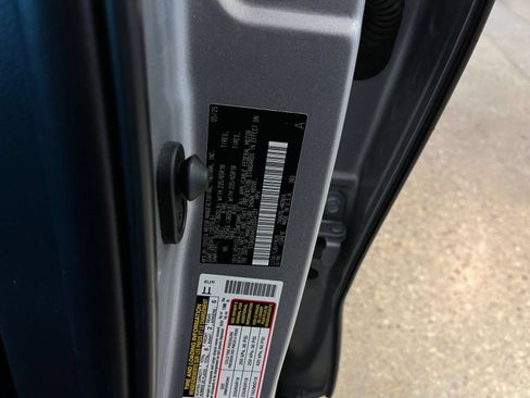 Used 2025 Toyota Highlander LE FWD image 26