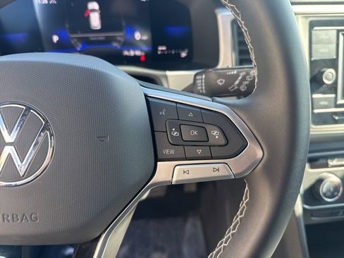 Used 2023 Volkswagen Atlas Cross Sport SE image 18