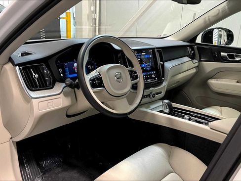 Certified 2023 Volvo XC60 B5 Plus w/ Climate Package image 16