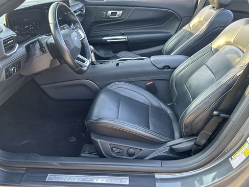 Used 2025 Ford Mustang Premium RWD image 9