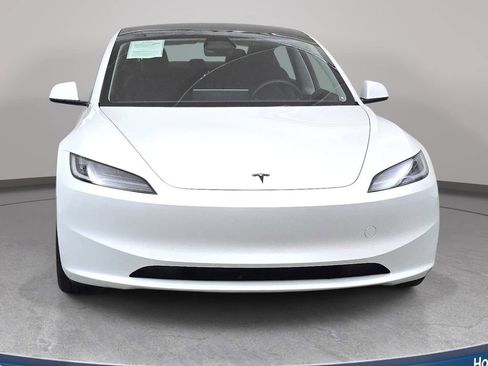 Used 2024 Tesla Model 3 Standard Range RWD image 3