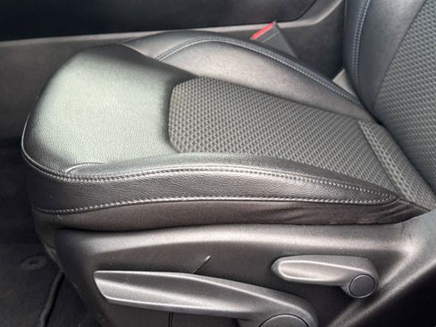 Used 2025 Jeep Compass Latitude w/ Altitude Special Edition image 21