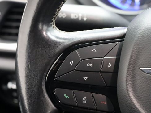 Used 2020 Chrysler Pacifica Touring w/ S Appearance Package image 15