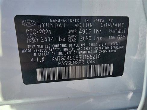 Used 2025 Genesis G70 2.5T image 12