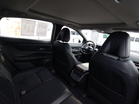 Used 2023 Nissan Ariya FWD image 25