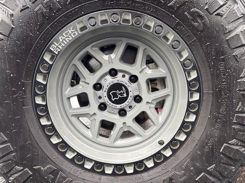 Used 2024 Ford Bronco Badlands image 10