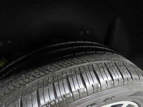 Used 2019 Chevrolet Suburban Premier image 31