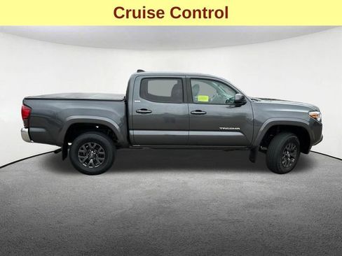 Used 2022 Toyota Tacoma SR5 AWD/4WD image 12