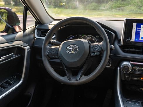 Used 2025 Toyota RAV4 XLE w/ Convenience Package AWD/4WD image 22
