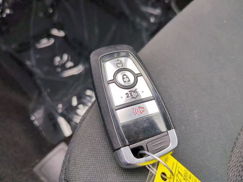Used 2020 Ford Fusion SE FWD image 33