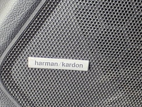 Used 2018 Subaru Outback 3.6R Limited image 17