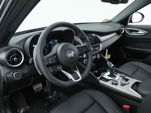 New 2025 Alfa Romeo Giulia w/ Driving Assist Package RWD image 16
