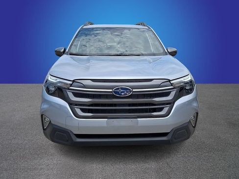 Used 2025 Subaru Forester Premium AWD/4WD image 2