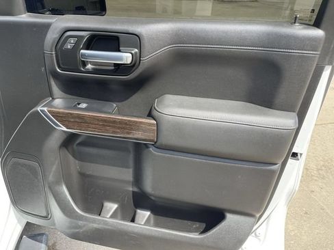Used 2019 GMC Sierra 1500 SLE w/ SLE Value Package AWD/4WD image 16