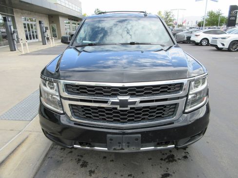 Used 2018 Chevrolet Suburban LT AWD/4WD image 13