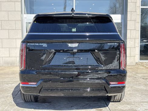 New 2025 Cadillac Escalade IQ Luxury 2 w/ LPO, Premium Carpet Package image 7