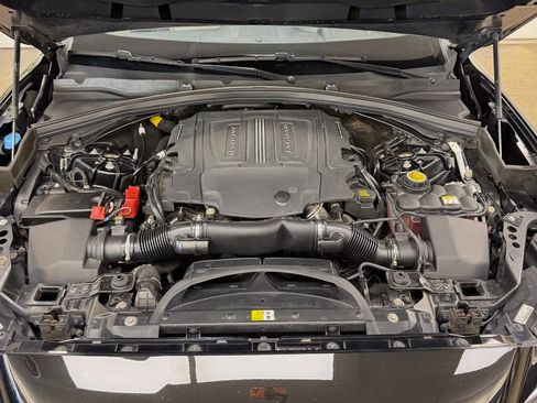 Used 2017 Jaguar F-PACE R-Sport image 38