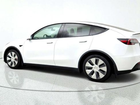 Used 2021 Tesla Model Y Long Range AWD/4WD image 7