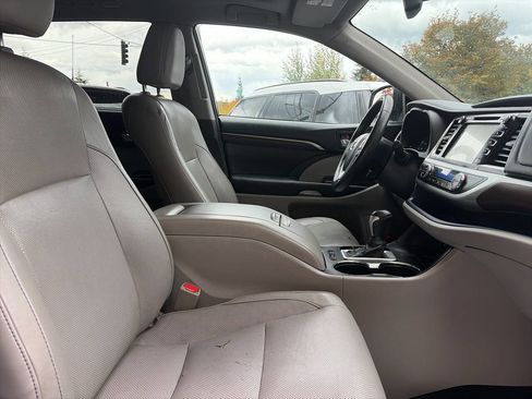 Used 2015 Toyota Highlander Limited Platinum image 11