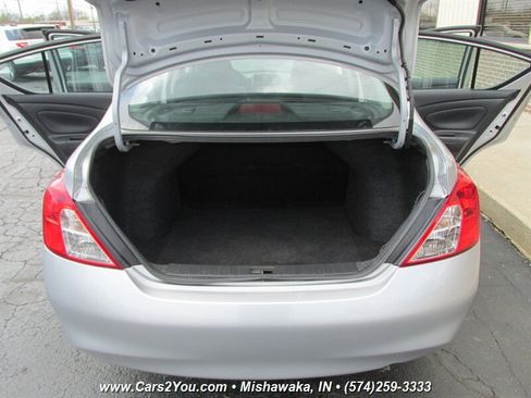 Used 2013 Nissan Versa S FWD image 16