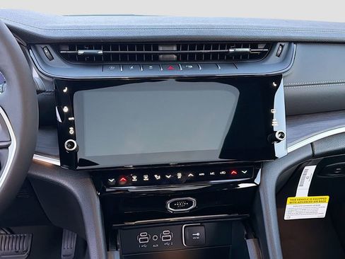 New 2026 Jeep Grand Cherokee Limited w/ Limited Altitude Package image 31