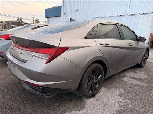 Used 2023 Hyundai Elantra SEL FWD image 13