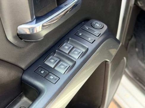 Used 2019 Chevrolet Silverado 1500 LT AWD/4WD image 19