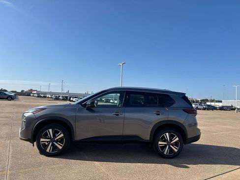 Certified 2026 Nissan Rogue SL FWD image 13