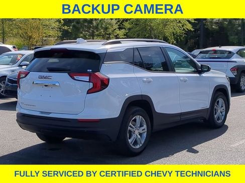 Used 2022 GMC Terrain SLE w/ Driver Convenience Package FWD image 5