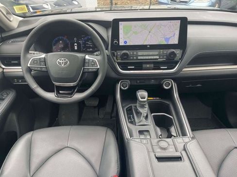 Used 2026 Toyota Grand Highlander AWD image 15