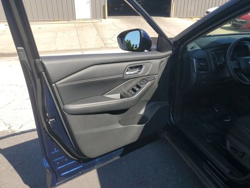 Certified 2025 Nissan Rogue SV w/ SV Premium Package FWD image 26
