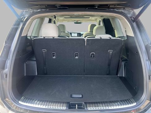 Used 2024 Kia Telluride SX Prestige w/ Towing Package AWD/4WD image 11