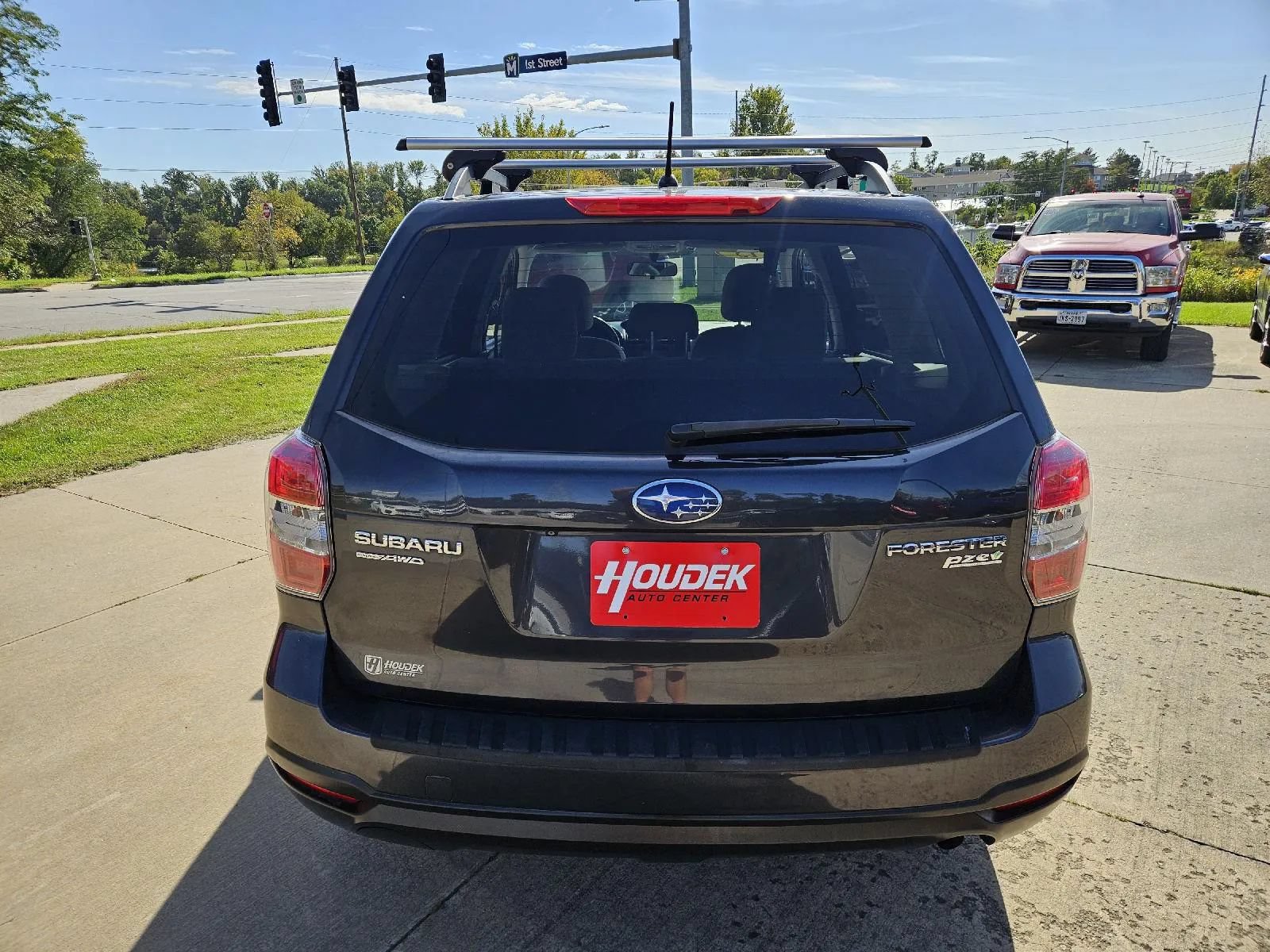 Used 2015 Subaru Forester 2.5i Premium w/ All-Weather Package AWD/4WD image 7