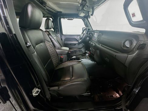 Used 2023 Jeep Wrangler Unlimited Sahara image 32