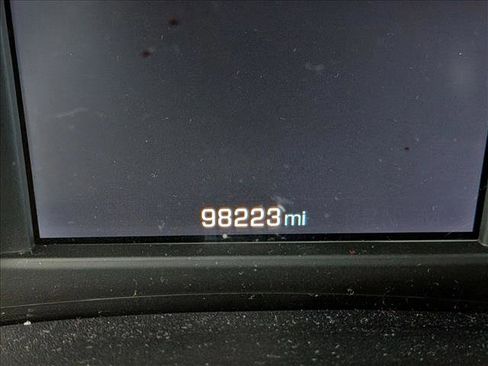 Used 2015 Chevrolet Suburban LT image 10