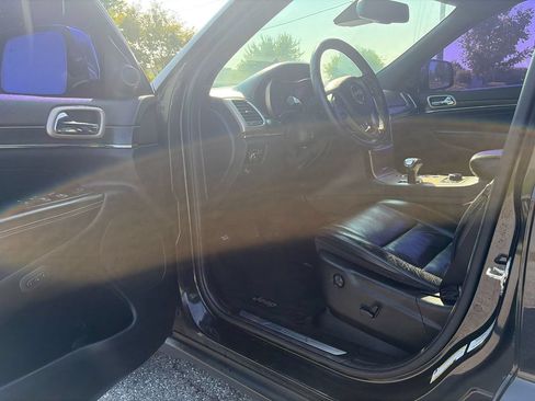 Used 2014 Jeep Grand Cherokee Limited w/ Luxury Group II AWD/4WD image 9
