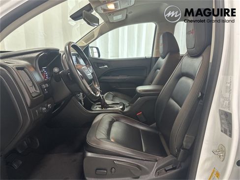 Used 2022 GMC Canyon AT4 image 3