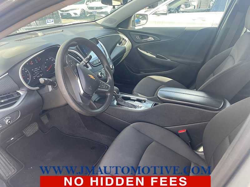 Used 2024 Chevrolet Malibu LT FWD image 2