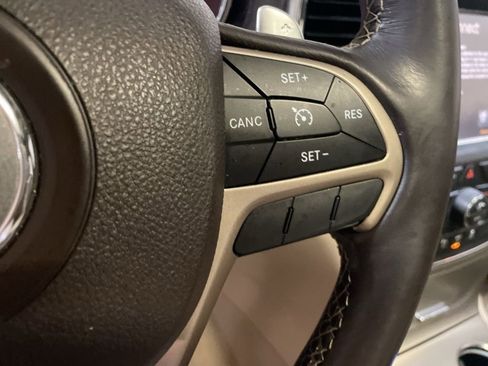 Used 2014 Jeep Grand Cherokee Overland image 23