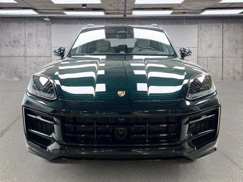 Certified 2026 Porsche Cayenne GTS AWD/4WD image 6